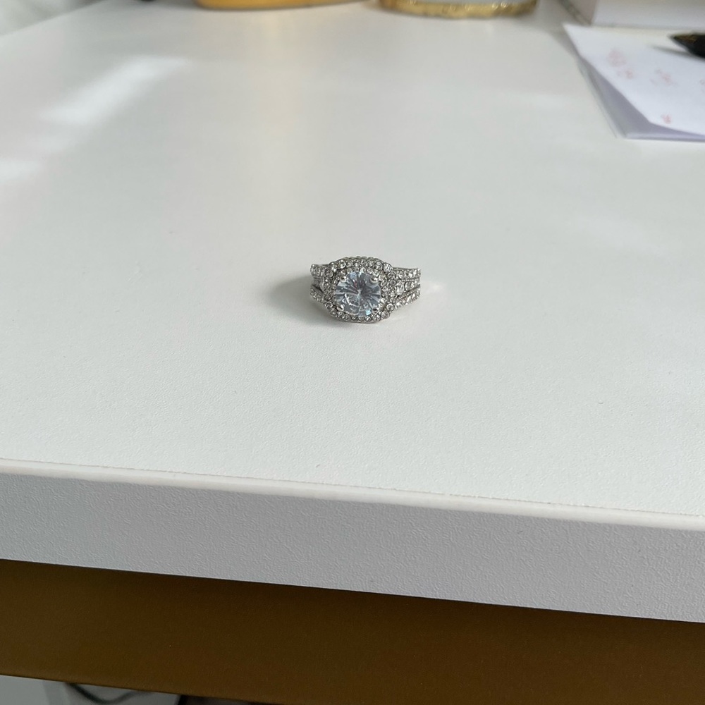 Beautiful fashion jewelry ring